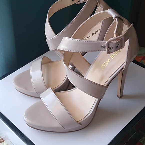 Sandals - Picture 2 of 4